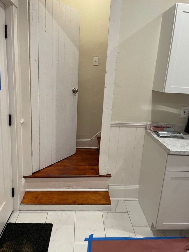 Building Photo - Beautifully  Renovated 2 bed 2 bath Home in Shelby Park!