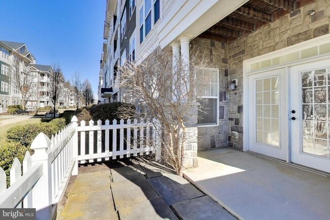 Building Photo - 13901 Belle Chasse Blvd