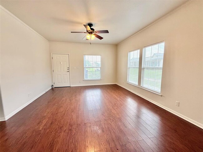 Building Photo - 289 Heatherwood Dr