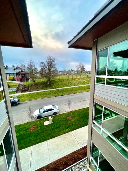 Building Photo - 2330 Yakima Ct