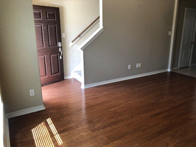 Building Photo - 1204 River Ridge