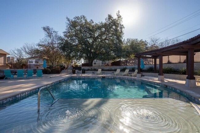 Building Photo - 2905 Saville Loop