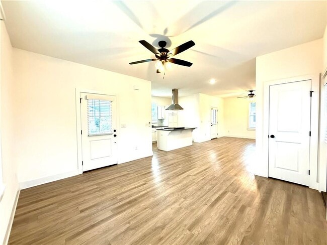 Building Photo - 890 S One Mile Rd