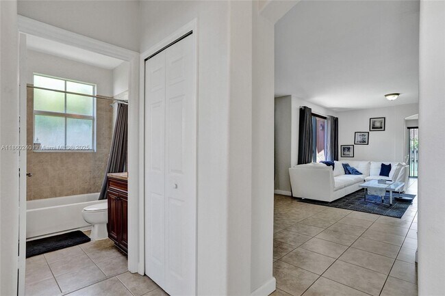 Building Photo - 15385 SW 93rd Ln