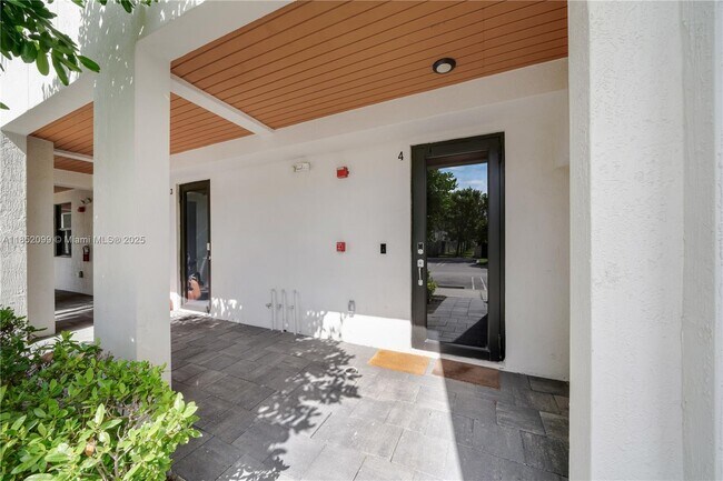 Building Photo - 10425 NW 82nd St