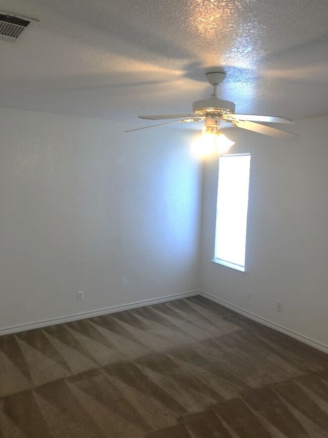 Building Photo - 3 Bedroom 2 Bath in Killeen Tx