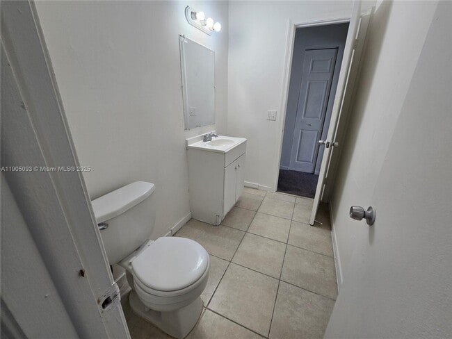 Building Photo - 1231 Seaview