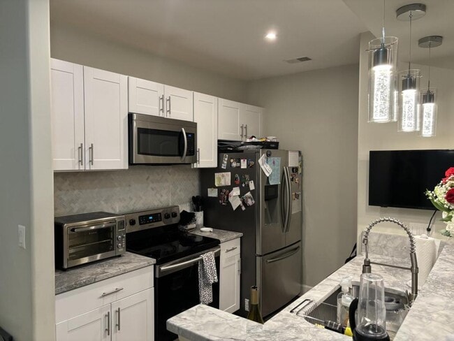 Building Photo - 12800 Libertys Delight Dr