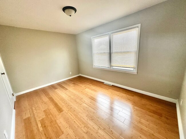 Building Photo - 7330 S 71st St