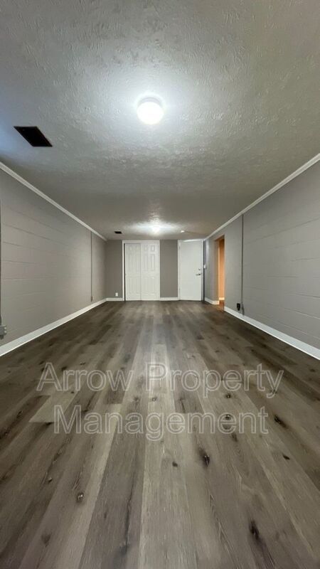 Building Photo - 800 S 38th St Ct