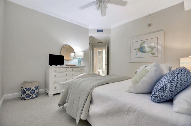 Building Photo - 5823 Bowen Daniel Dr