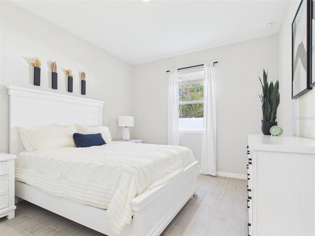 Building Photo - 566 Marion Oaks Blvd