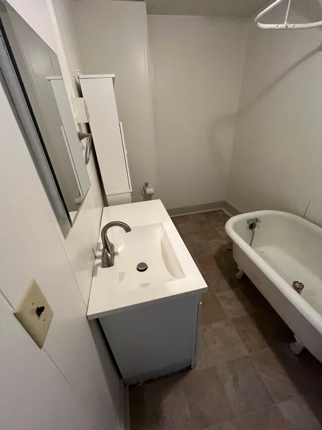 Building Photo - 15 LLC- 21-27 Durand St.