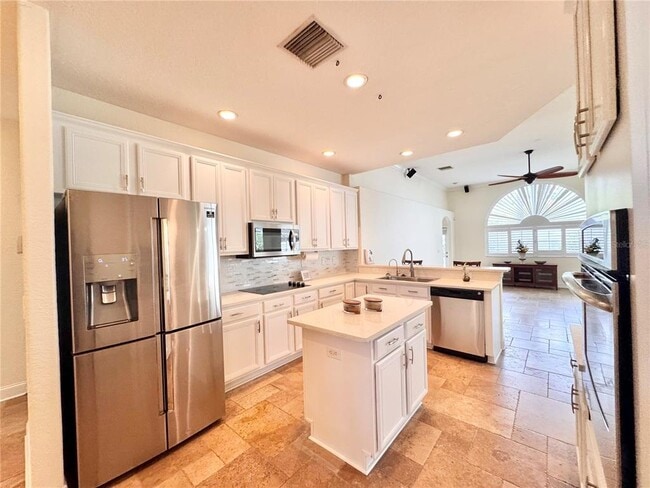 Building Photo - 27130 Firebush Dr