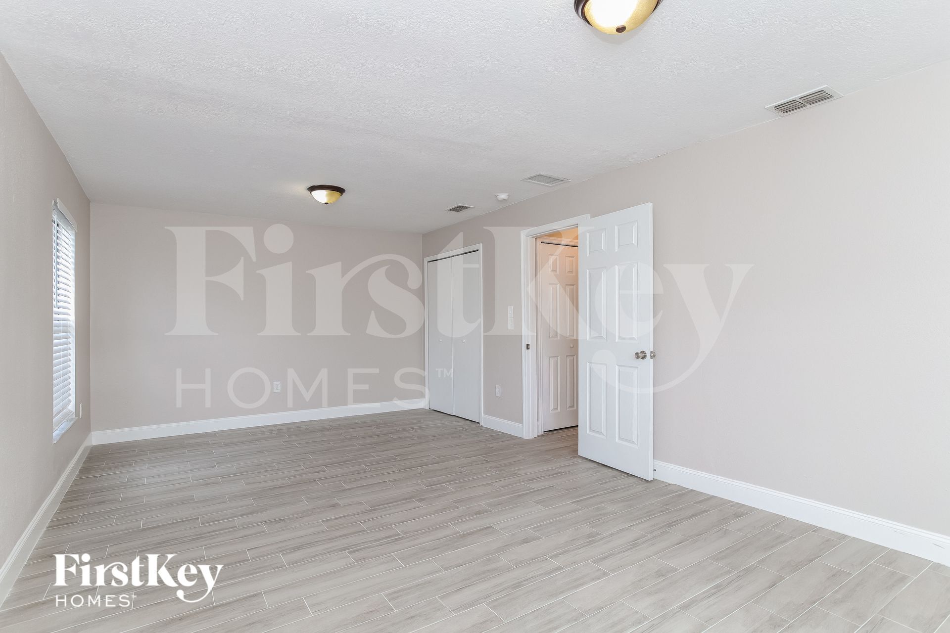 Building Photo - 1013 Dartmoor Pl