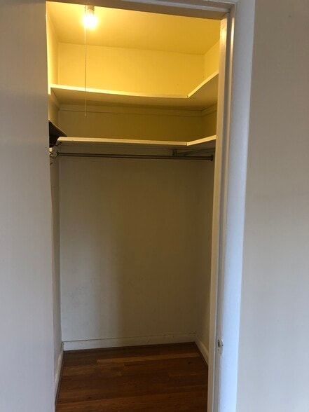 walk-in closet - 10500 Montrose Ave