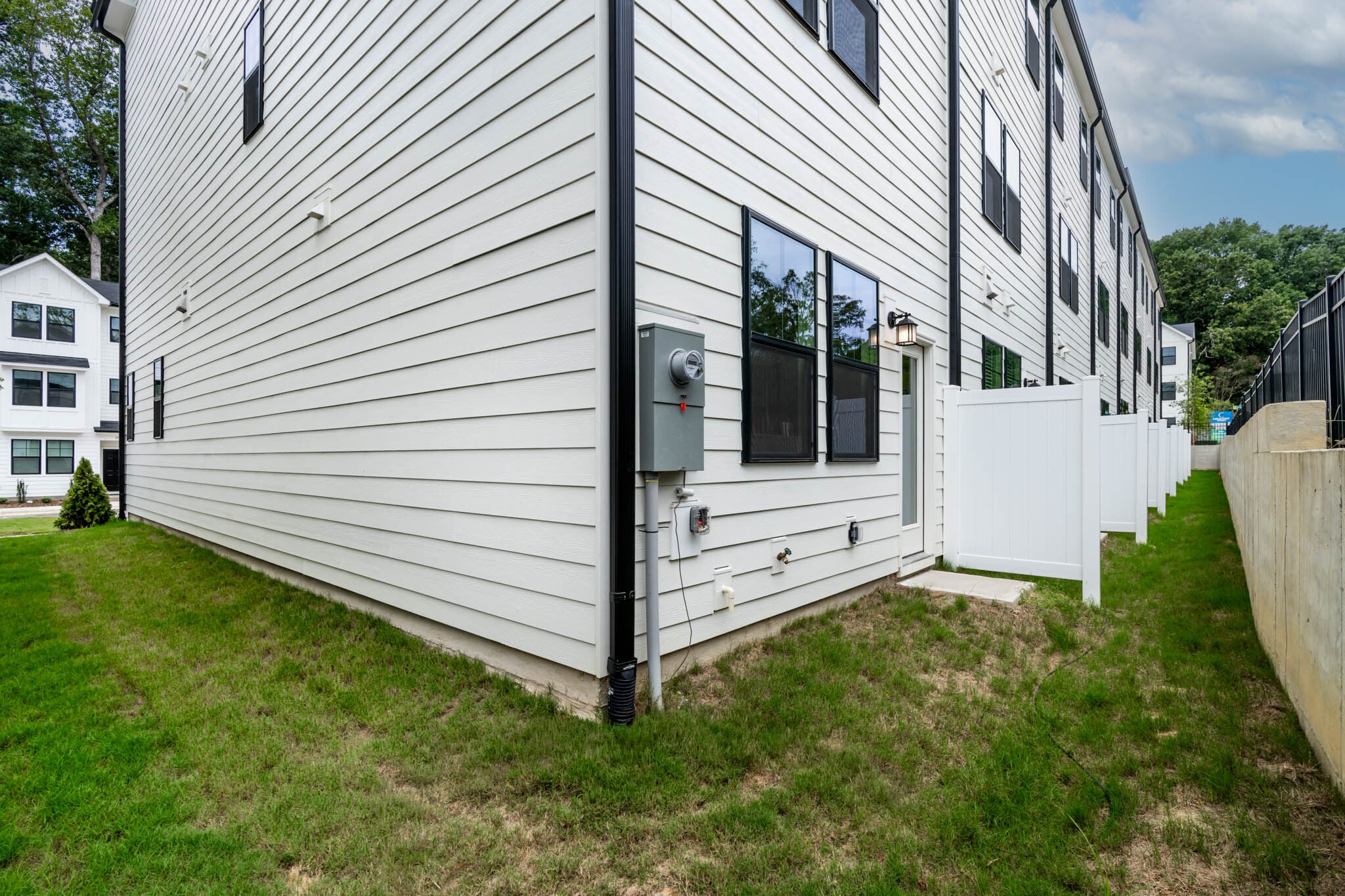 Building Photo - 1532 Crescent Townes Way