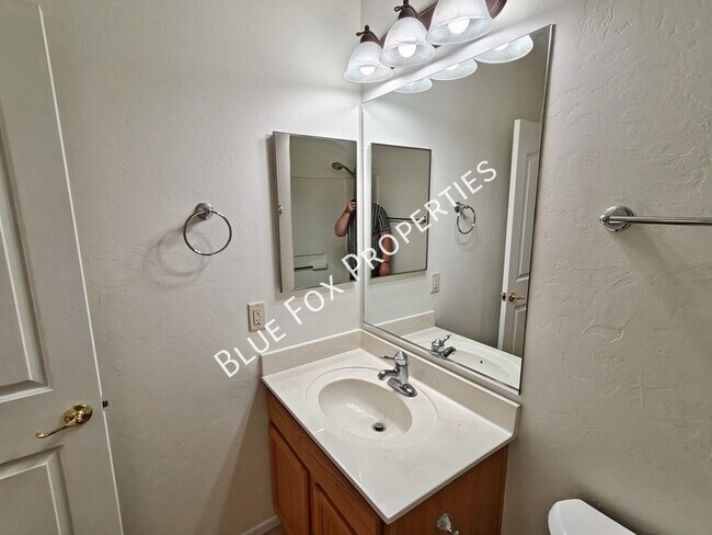 Building Photo - 10923 S Lake Gambusi Dr