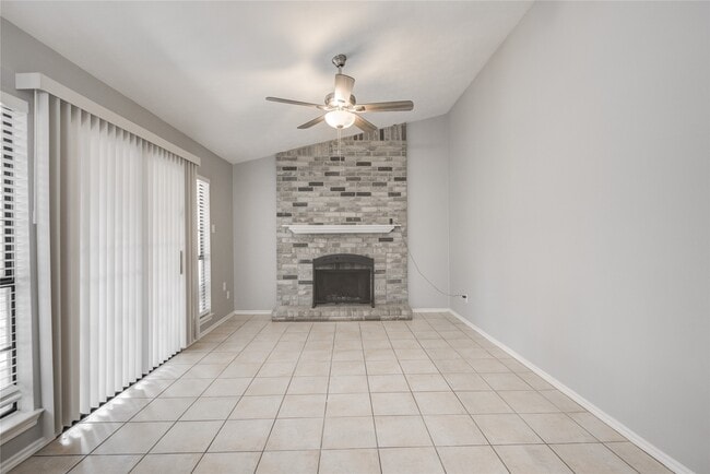 Building Photo - 20403 White Poplar Dr