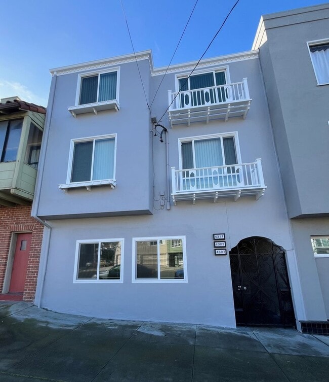 Building Photo - PM0277