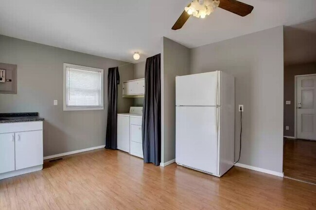 Building Photo - 2503 W Kirby Ave