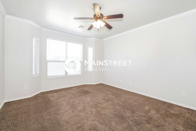 Building Photo - 4 Bedroom Pet-Friendly Home in OKLAHOMA CITY, OK with Main Street Renewal