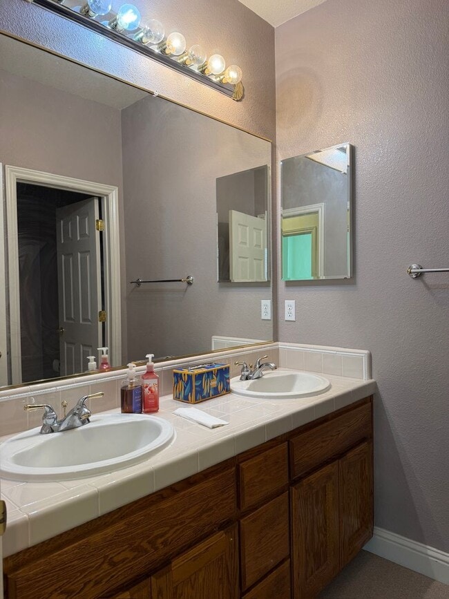 Building Photo - 5610 Adamstowne Way