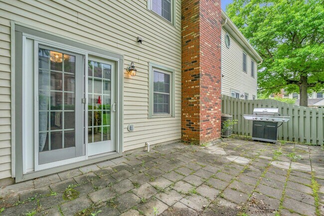 Building Photo - 31 Fair Acres Ct