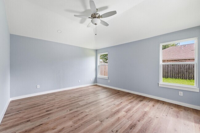 Building Photo - 25414 Barmby Dr