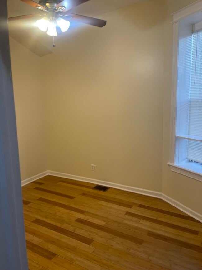 Building Photo - 1507 S Homan Ave