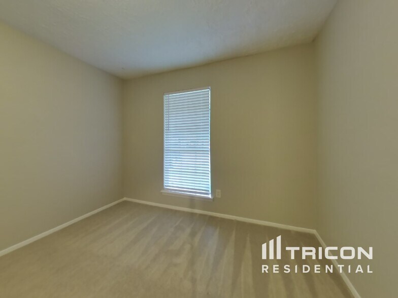 Building Photo - 4523 Mossygate Dr