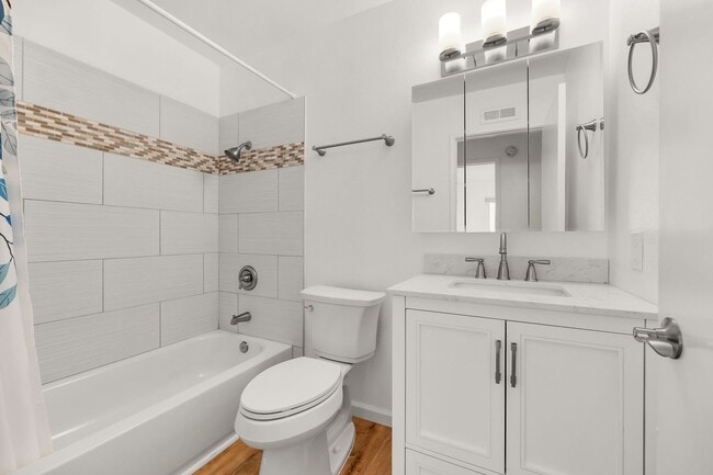 Building Photo - Fully Renovated 3-Bedroom Home in the South Bay Townhomes Community!