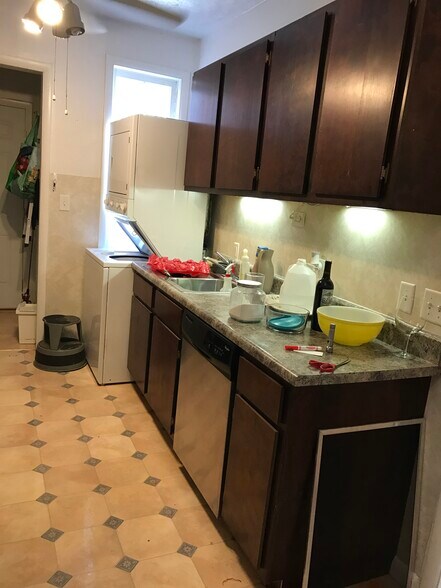 Building Photo - 4922 California St