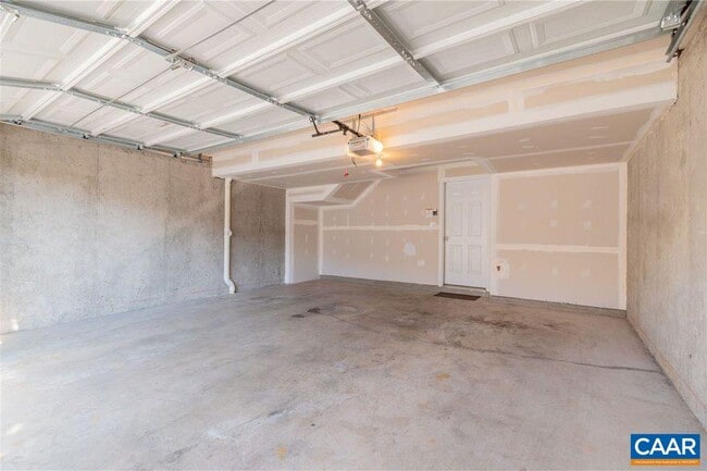 Building Photo - 2138 Lockwood Dr