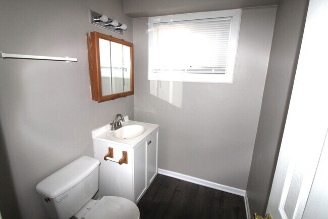 Building Photo - 5071 Albany Dr