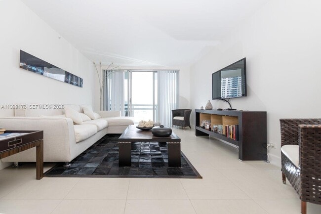 Building Photo - 1500 Bay Rd