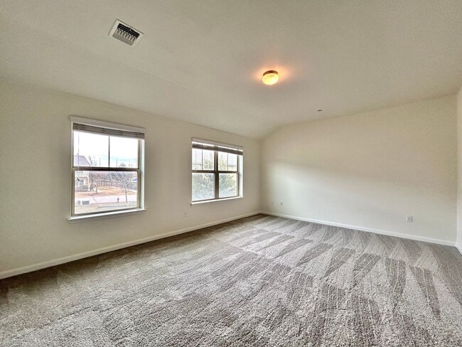 Building Photo - 1620 Bryant Dr