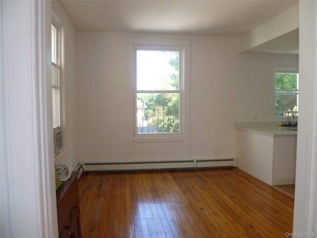 Building Photo - 38 Fairview Ave