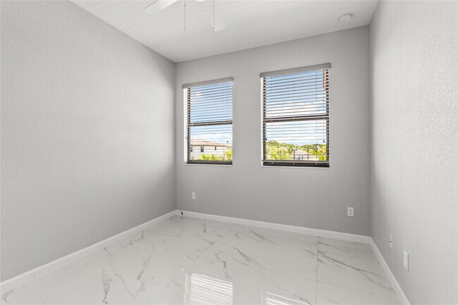 Building Photo - 221 SW 159th Way