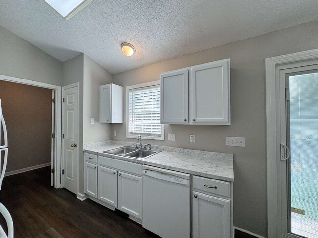 Building Photo - Cozy Three Bedroom Home in Knightdale!