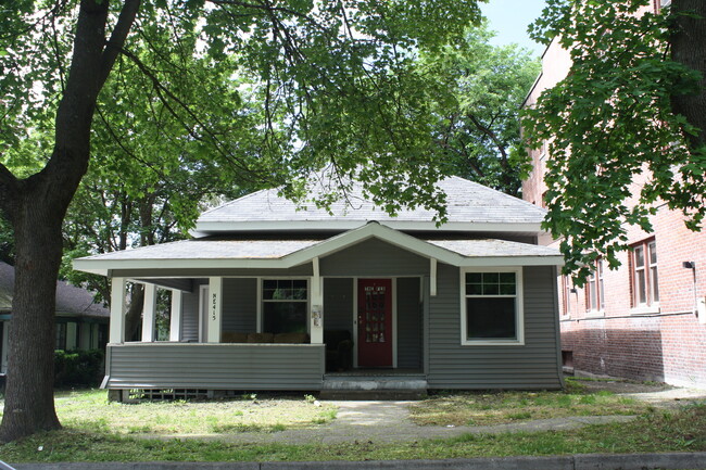 Primary Photo - 415 NE Oak St