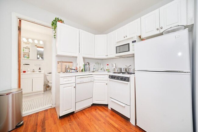 Building Photo - 1 bedroom in NEW YORK NY 10018