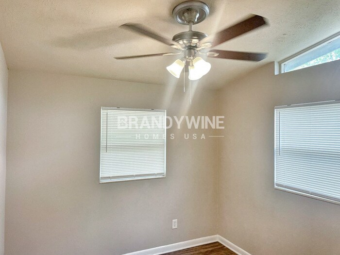 Building Photo - 922 Westgate Dr
