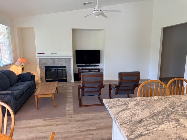 Building Photo - Beautiful 4-Bedroom Single-Story Home for Rent in Murrieta