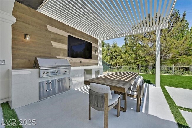 Building Photo - 11906 Port Labelle Dr