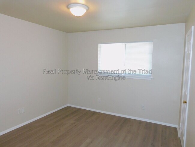 Building Photo - 4302 Parker St