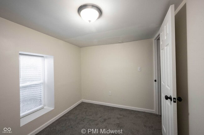 Building Photo - 512 N Chester Ave