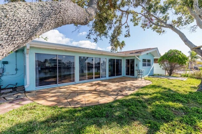 Building Photo - 16114 5th St E