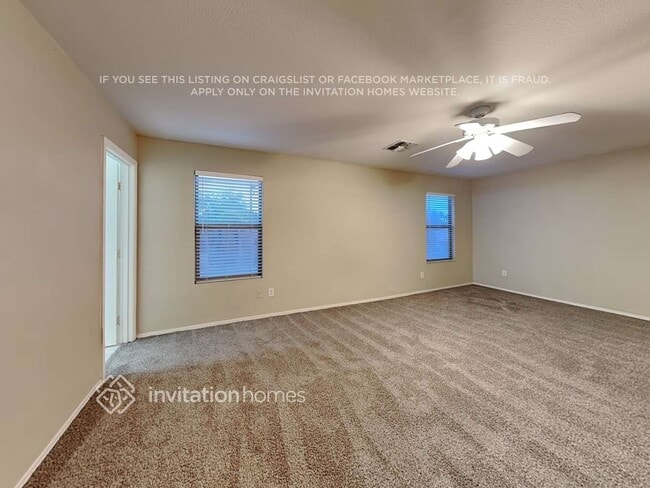 Building Photo - 1043 S Firehole Dr