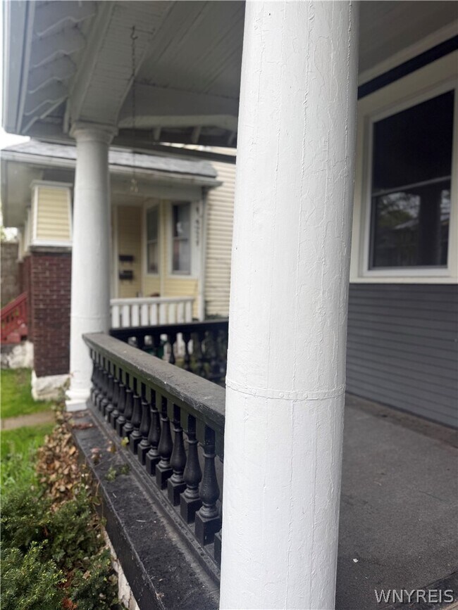 Building Photo - 37 Inwood Pl